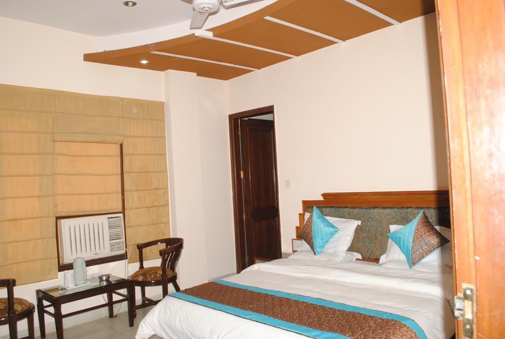 De Gold Hotel New Delhi